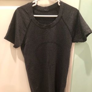 Lululemon Swiftly tech shirt SPARKLE RARE size 2